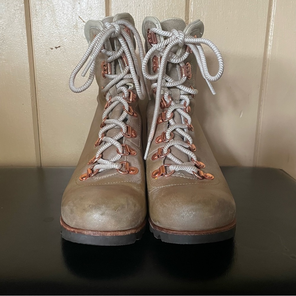 Sorel Conquest Wedge Holiday Limited Edition Boot - Picture 3 of 8